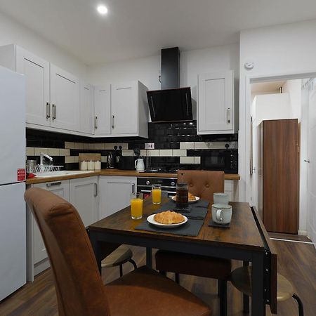Stylish Apartment In City Centre - Walk Everywhere Cardiff Luaran gambar
